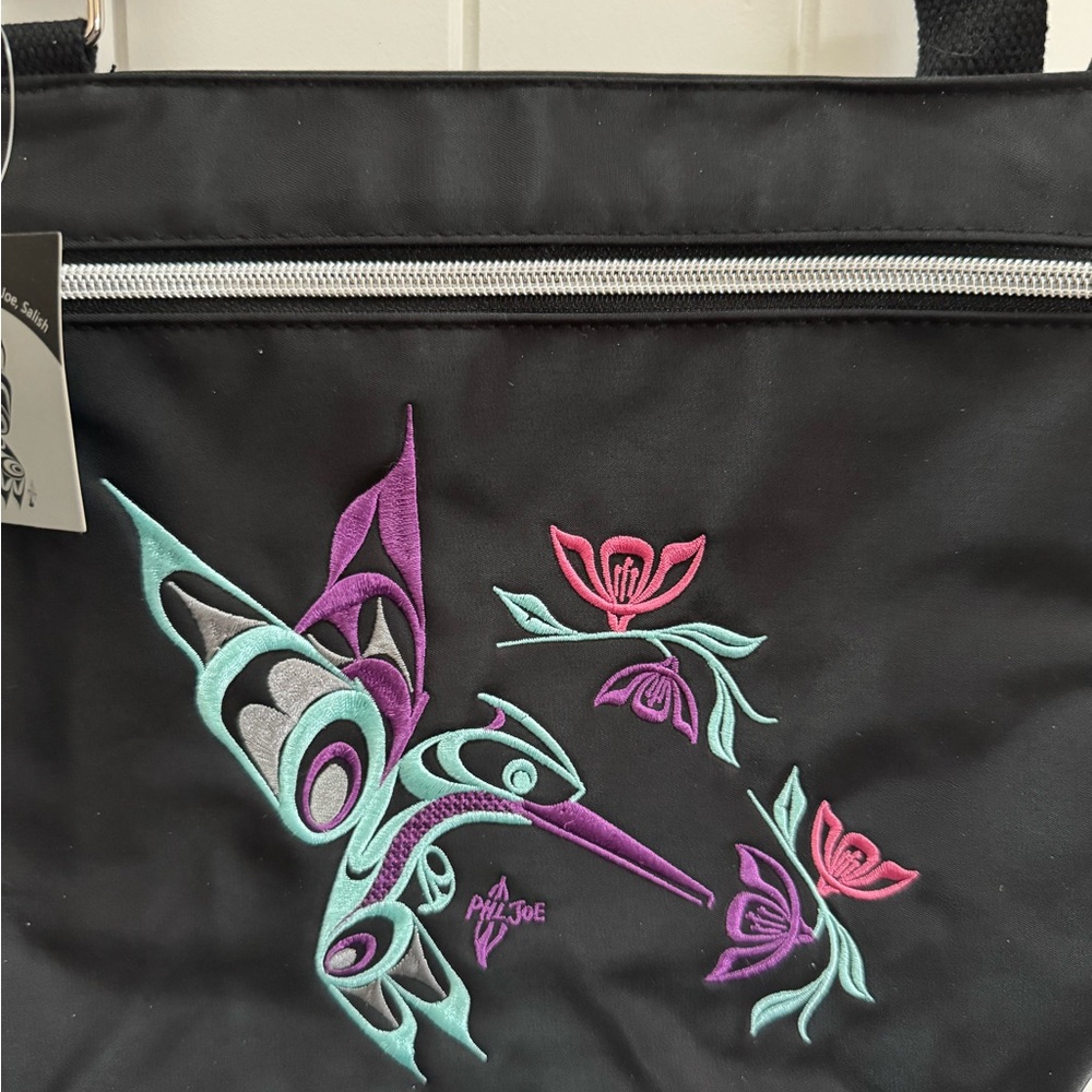 Flying Hummingbird Indigenous Design Black Embroidered Crossbody Bag - NWT - Picture 1 of 6